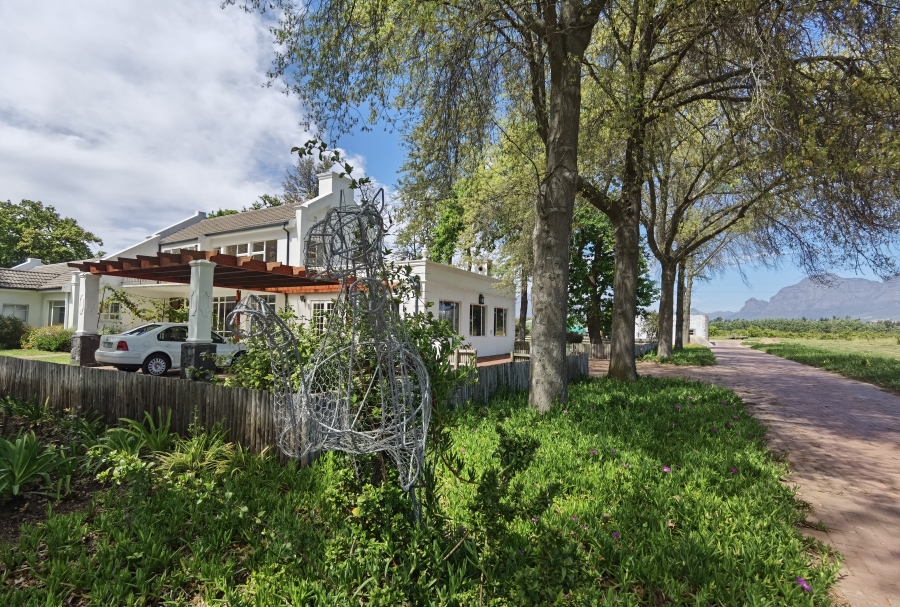 5 Bedroom Property for Sale in Paarl South Western Cape